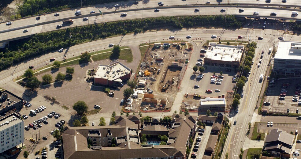 More Photos Of 1201 Olentangy River Rd, Columbus Restaurant For Lease