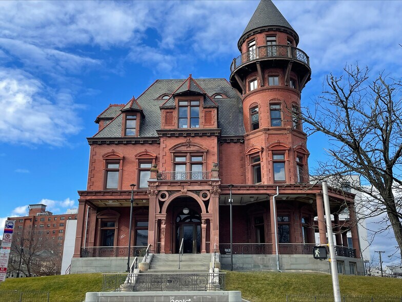 More Photos Of 601 Dr Martin Luther King Jr Blvd, Newark Office For Lease