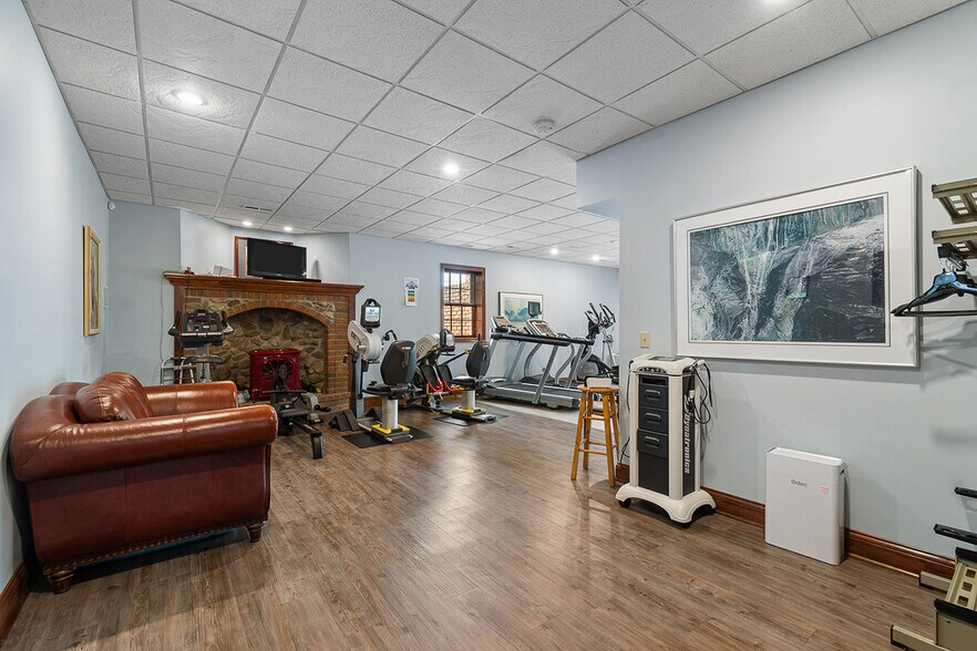 More Photos Of 5495 Meese Rd NE, Louisville Sports And Entertainment For Sale