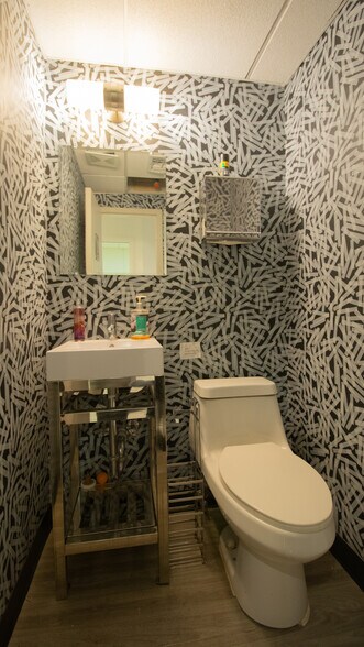 More Photos Of 161 Madison Ave, New York Medical For Sale