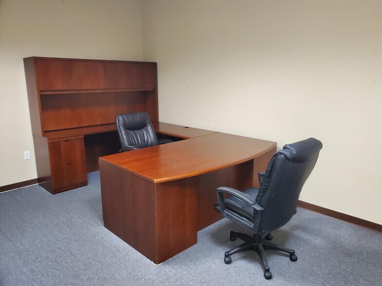 More Photos Of 8141 Mainline, Fort Myers Warehouse For Lease