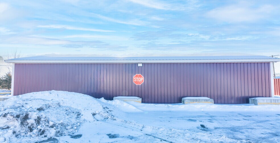 More Photos Of 2816 Old North Point Rd, Baltimore Bar For Sale