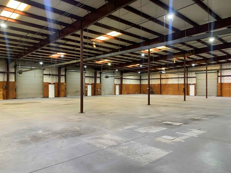 More Photos Of 3046 Matlock Dr NW, Kennesaw Warehouse For Lease