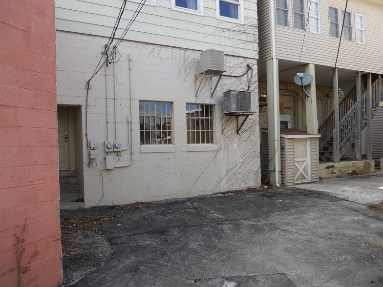 More Photos Of 115 S Main St, Vassar Office Residential For Lease