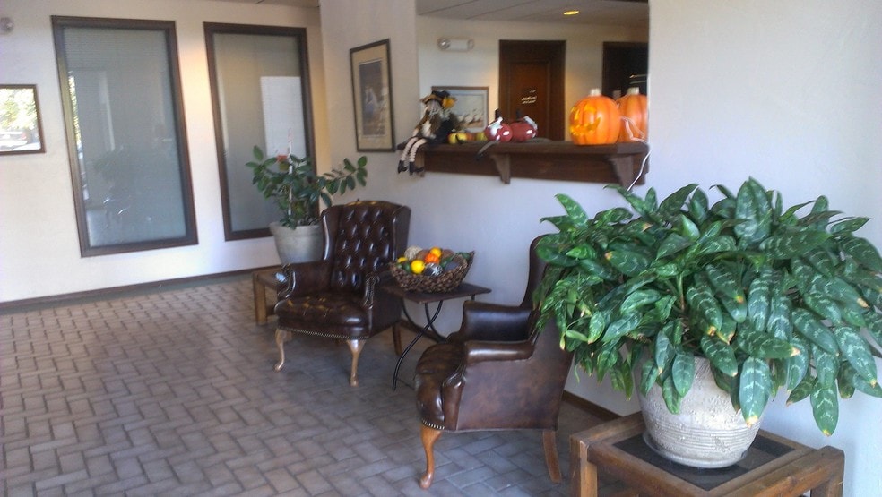 More Photos Of 2 E 11th St, Edmond Office For Sale