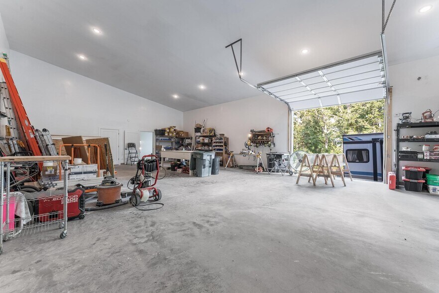 More Photos Of 13870 HWY 279, Gravette Flex For Sale