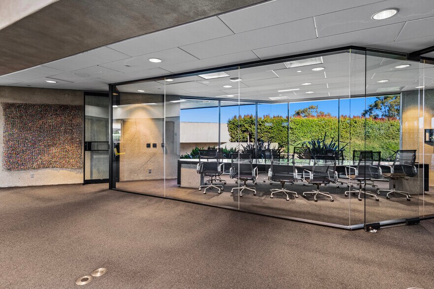 More Photos Of 9800 Campus Point Dr, San Diego Flex For Lease