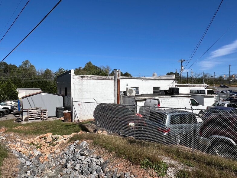 More Photos Of 2140 US Highway 70, Connelly Springs Auto Repair For Sale