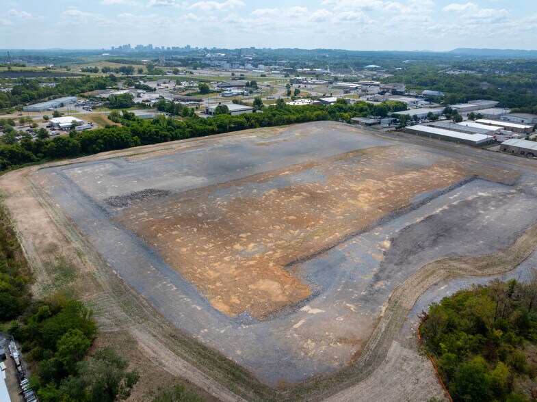 More Photos Of 7021 Westbelt Dr, Nashville Warehouse For Lease