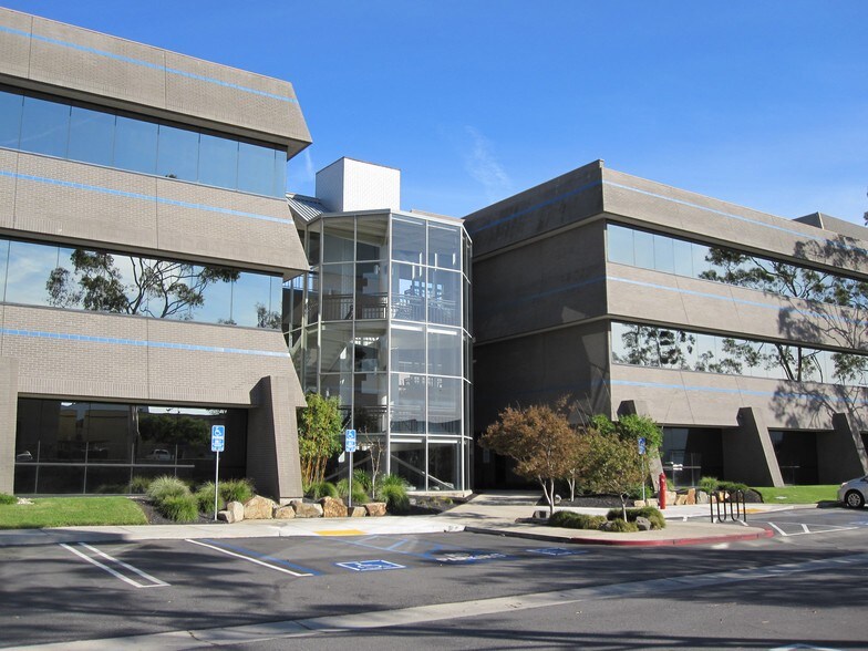 More Photos Of 3625 Del Amo Blvd, Torrance Office For Lease