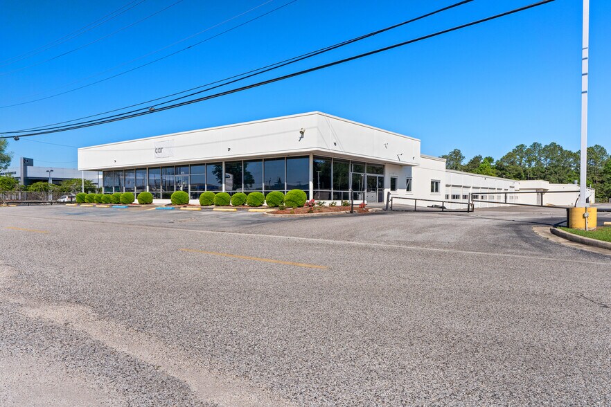 Primary Photo Of 3016 Government Blvd, Mobile Auto Dealership For Lease