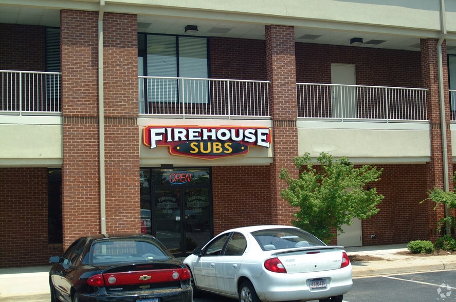 More Photos Of 1907 S College St, Auburn Storefront Retail Office For Lease