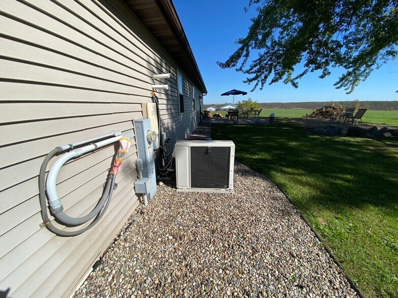 More Photos Of W2003 State Road 21, Berlin Daycare Center For Sale