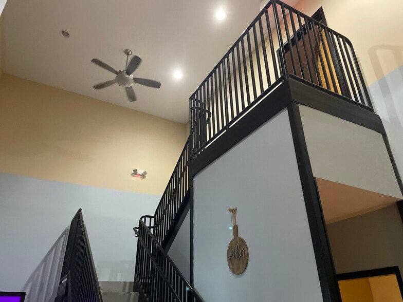 More Photos Of 1700 35th St, Orlando Warehouse For Lease