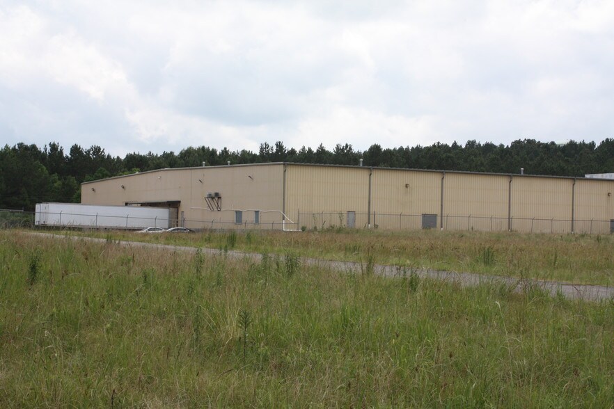More Photos Of 27 Neil Gunn Rd, Ellisville Distribution For Lease