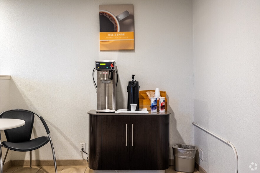 More Photos Of 740 E Pancake Blvd, Liberal Hotel For Sale