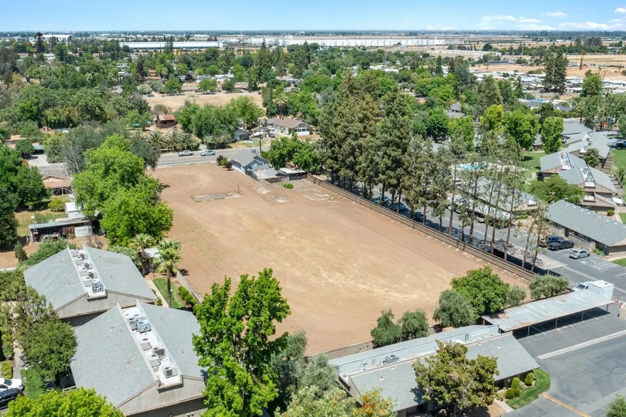 More Photos Of 5458 E Tulare St, Fresno Land For Sale