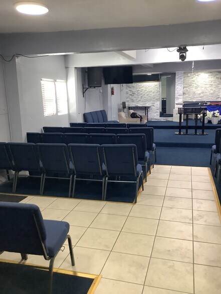 More Photos Of 9815 S Vermont Ave, Los Angeles Specialty For Sale