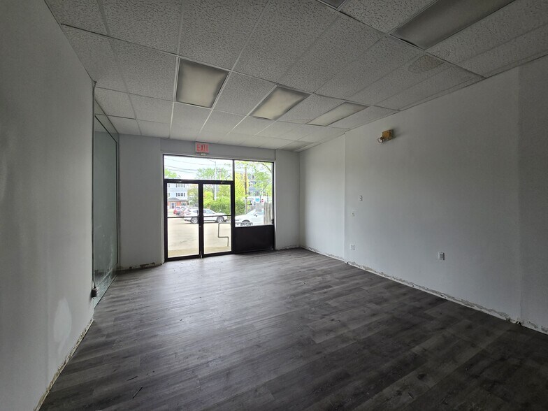 More Photos Of 88 Main St, Madison Freestanding For Sale