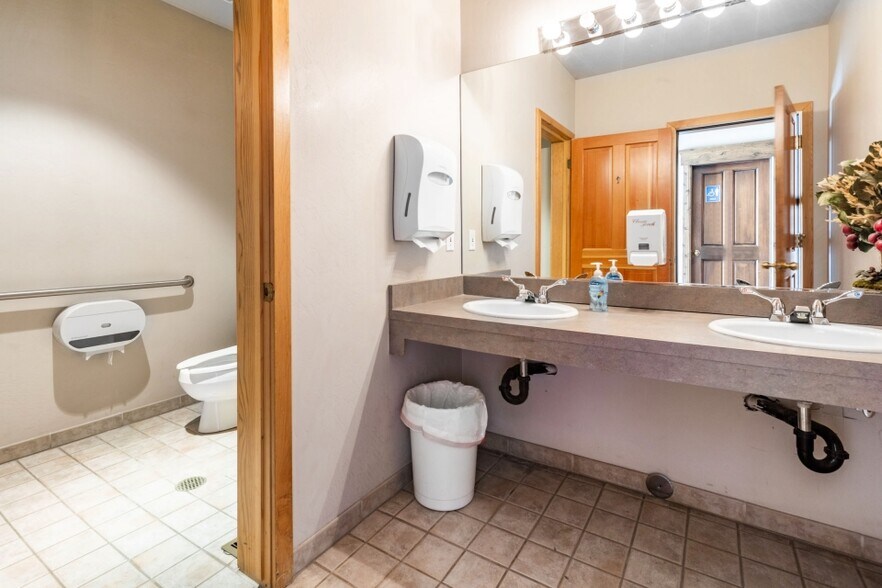 More Photos Of 1920 Prospector Ave, Park City Office For Sale