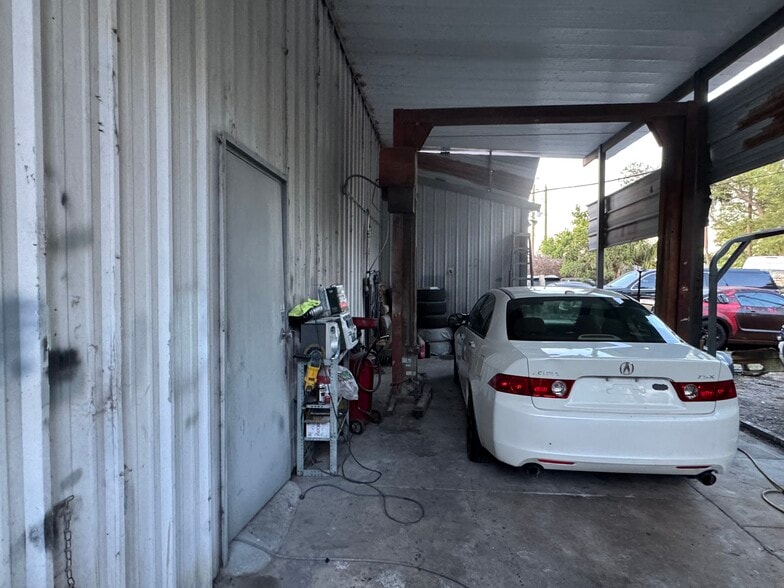 More Photos Of 1060 Nursery Rd, Winter Springs Auto Repair For Sale