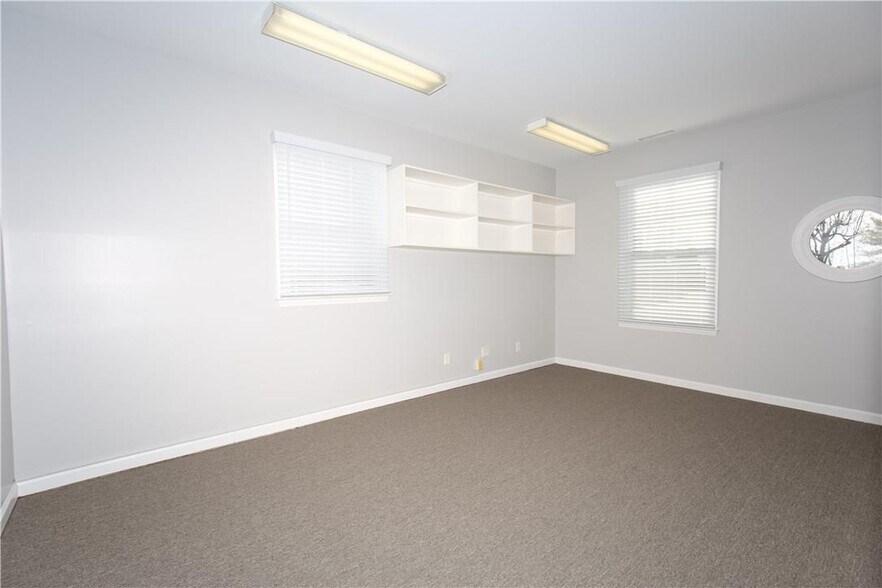 More Photos Of 1365 Westgate Center Dr, Winston-Salem Medical For Lease