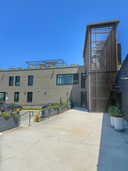 More Photos Of 671 Mill St, Los Angeles Office For Lease