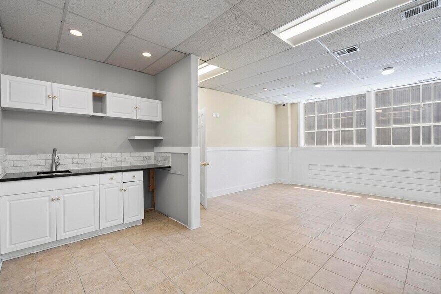 More Photos Of 314 Wilson Ave, Norwalk Warehouse For Lease