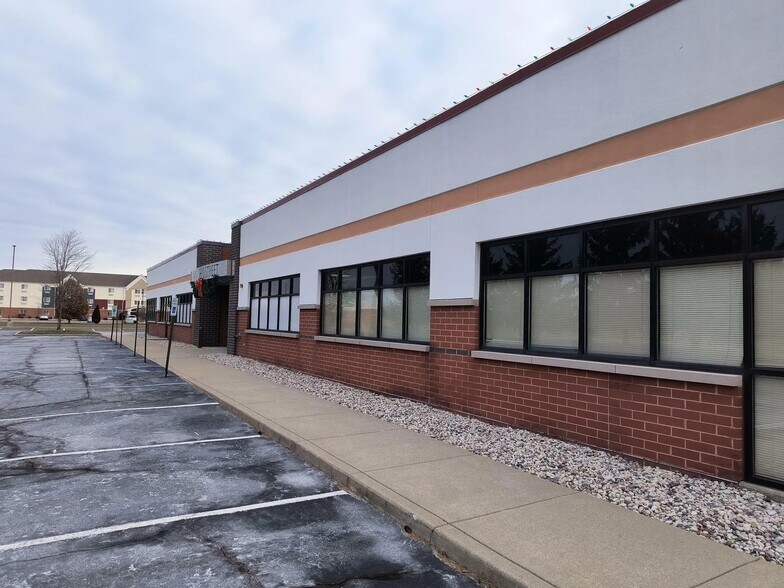More Photos Of 8401 Ohio, Merrillville Office For Sale