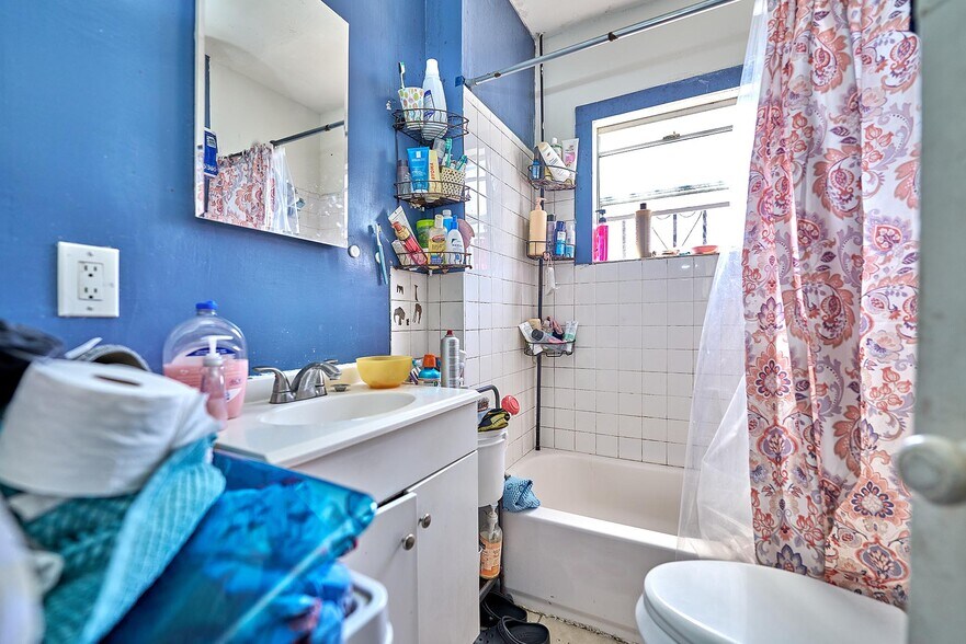 More Photos Of 3262 Monette Pl, Los Angeles Apartments For Sale