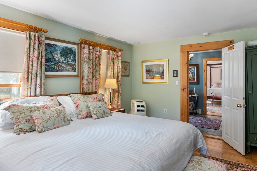 More Photos Of 32 Maple St, Andover Hospitality For Sale