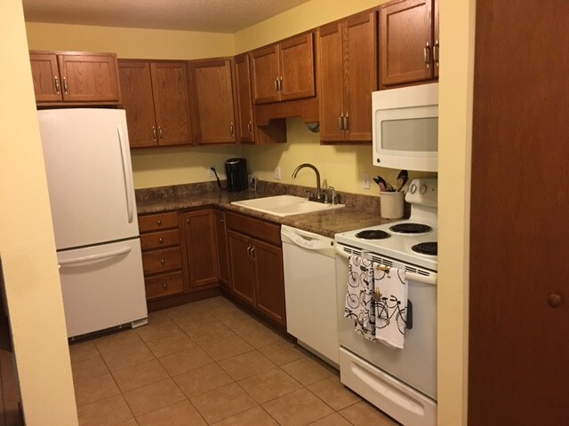 More Photos Of 102 8th Ave NW, Oelwein Apartments For Sale