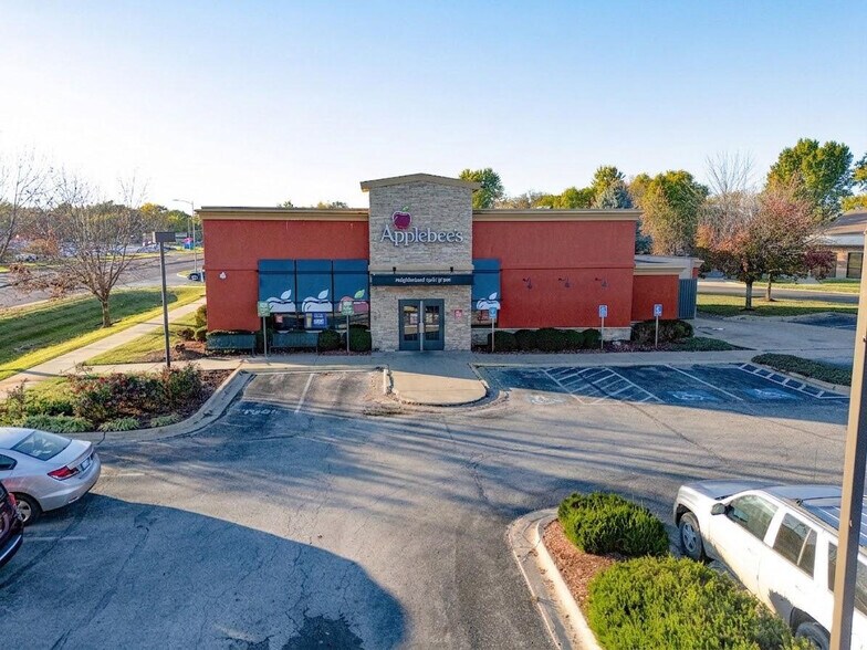 More Photos Of 1301 Kansas Dr, Paola Restaurant For Lease
