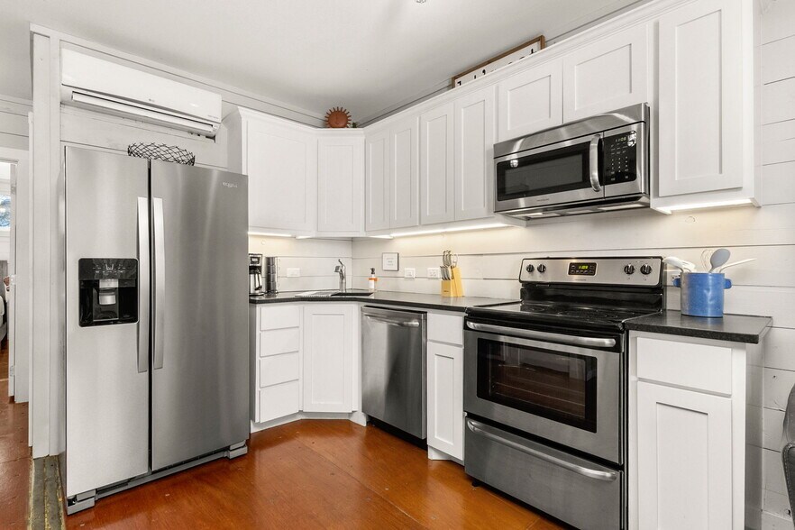 More Photos Of 9035 FM 725, Mc Queeney Specialty For Sale