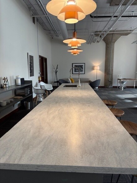 More Photos Of 801 Broadway Ave NW, Grand Rapids Office For Lease