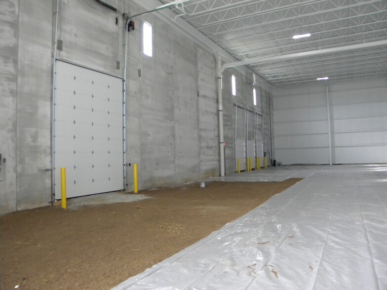 More Photos Of 222 W Broadway Ave, Hillsdale Warehouse For Sale