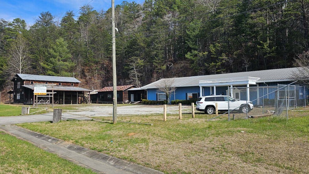 More Photos Of 5987 Highway 441, Wiley Storefront Retail Office For Sale