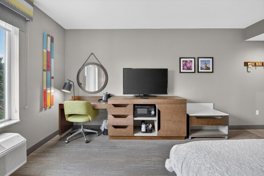More Photos Of 1335 S Main St, Adrian Hotel For Sale