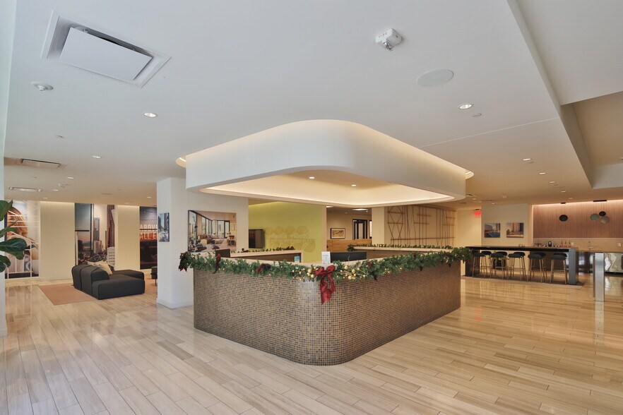 More Photos Of 1120 S Grand Ave, Los Angeles Apartments For Lease