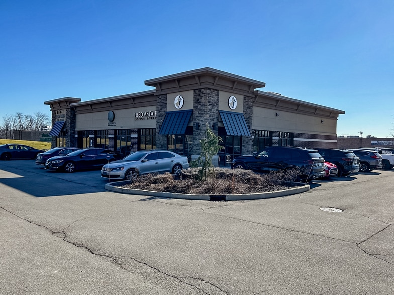 More Photos Of 6511-6517 Covington Rd, Fort Wayne Restaurant For Lease