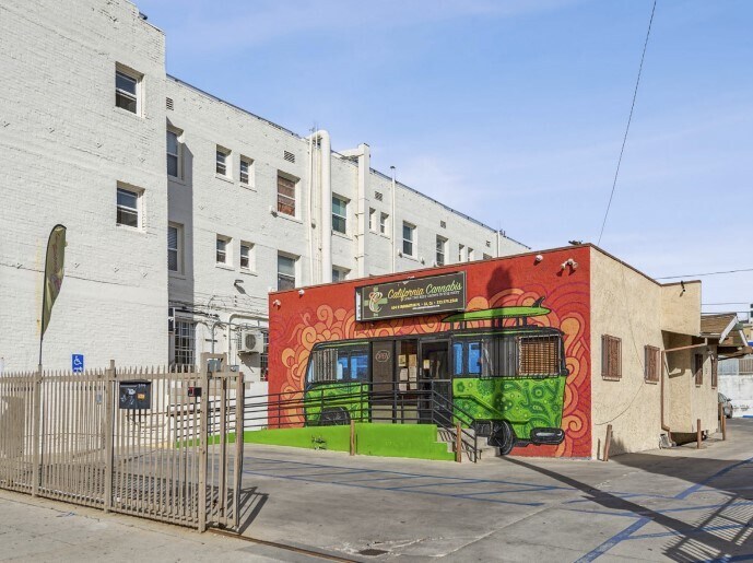 More Photos Of 654 N Manhattan Pl, Los Angeles Medical For Sale