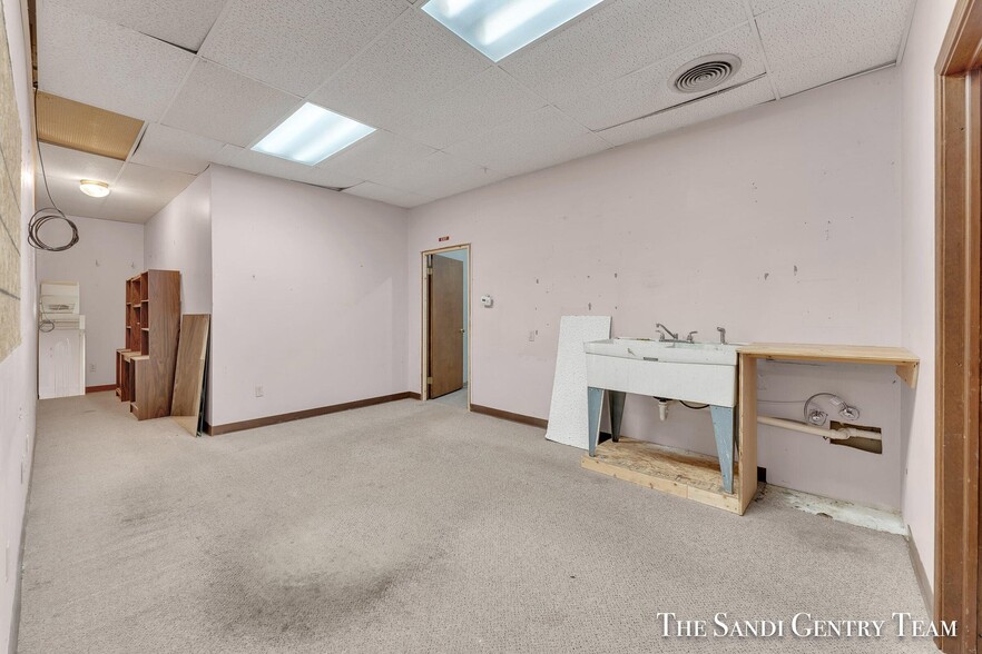 More Photos Of 1343 Whitehall Rd, Muskegon Medical For Sale