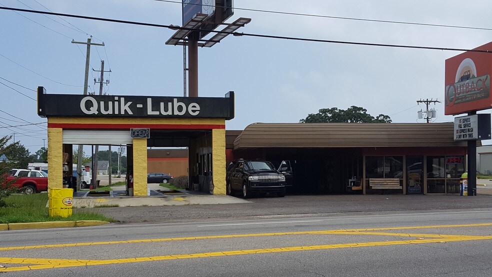 More Photos Of 9 Pass Rd, Gulfport Carwash For Sale