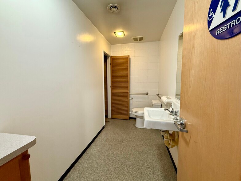 More Photos Of 928-930 San Pablo Ave, Albany Medical For Sale