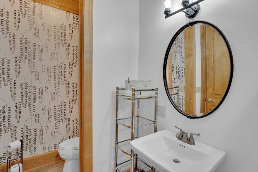 More Photos Of 1530 Buck Hill Rd, Ridgeway Industrial For Sale