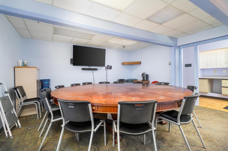 More Photos Of 3045 Pennsylvania Ave, Weirton Medical For Sale