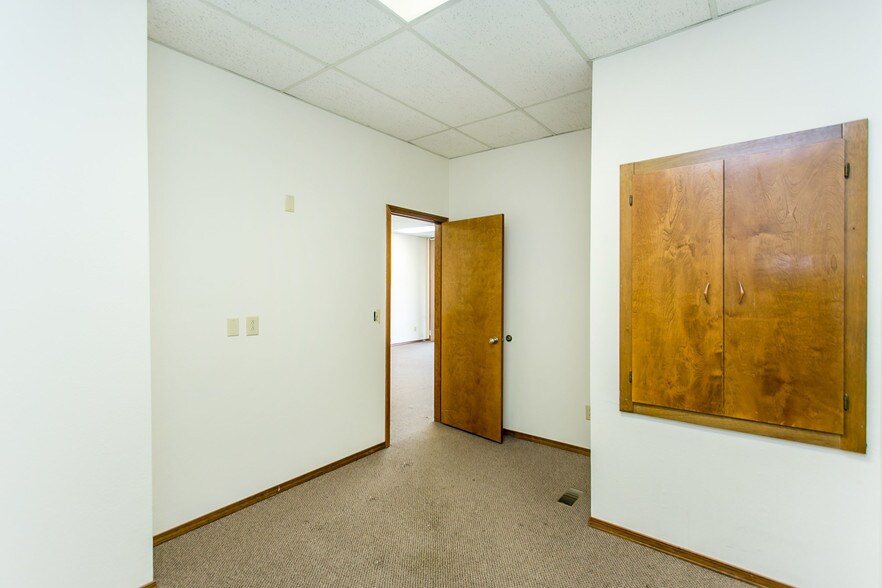 More Photos Of 100 N Fruitland St, Kennewick Office For Lease