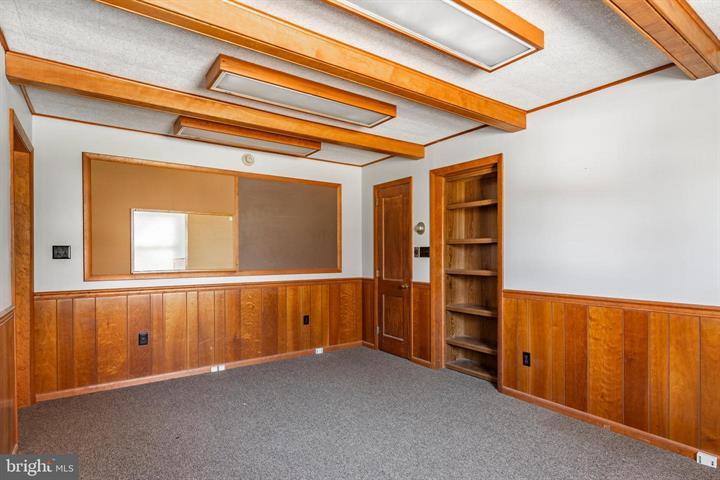 More Photos Of 915 N Hanover St, Elizabethtown Medical For Sale