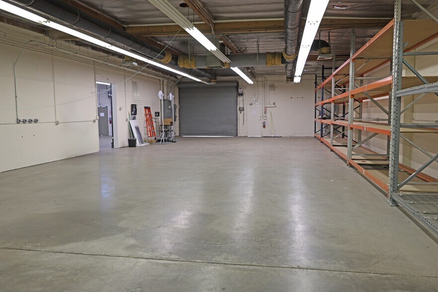 More Photos Of 2815 W Empire Ave, Burbank Warehouse For Lease