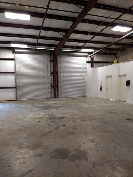 More Photos Of 7064 Sampey Rd, Groveland Light Manufacturing For Lease